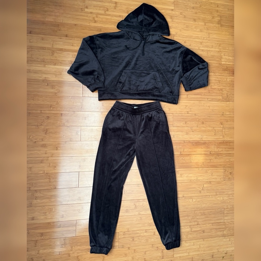 Arizona Jean Company New Hoodie & Sweatpants Lounge Set